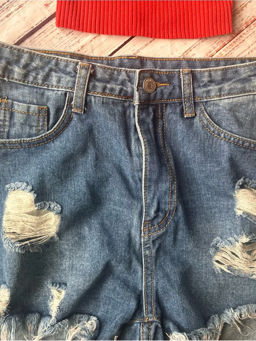 H&M Medium Top & SHEIN Size Medium Denim Shorts Outfit